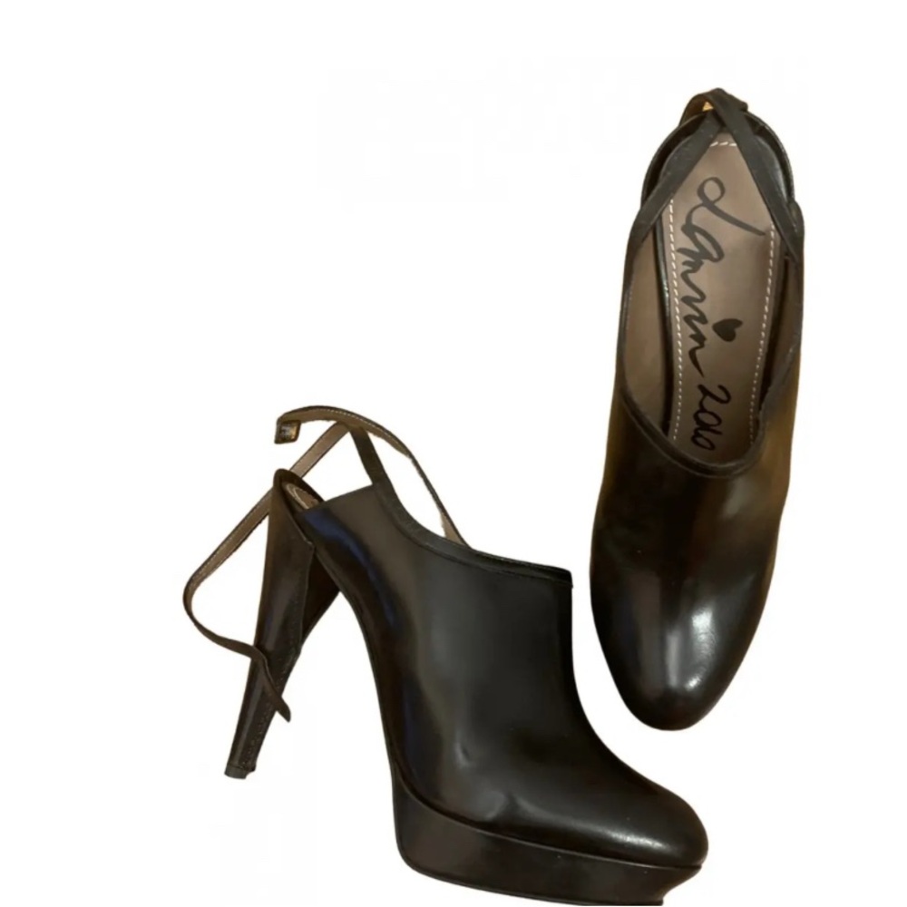 Lanvin Sleek Black Heels